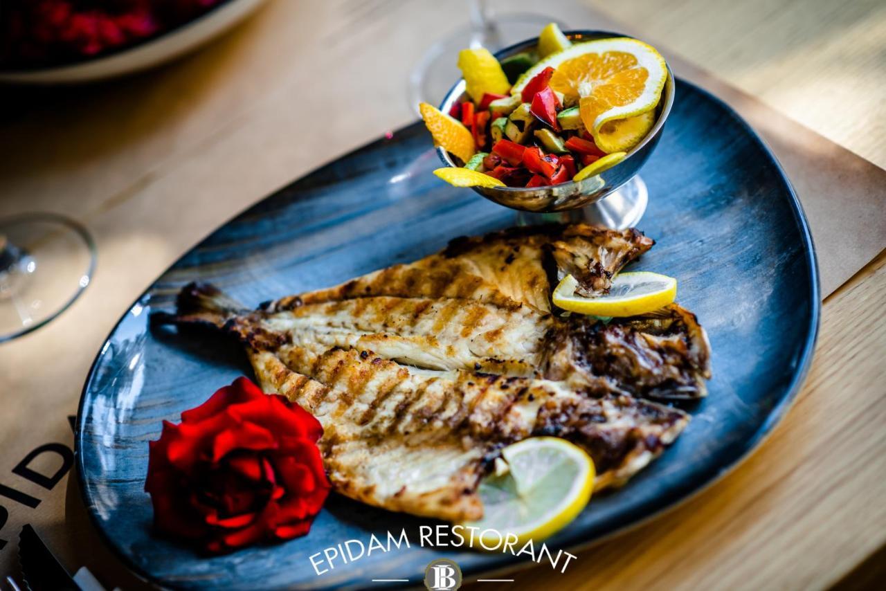 Illyrian Boutique Hotel Sarandë エクステリア 写真