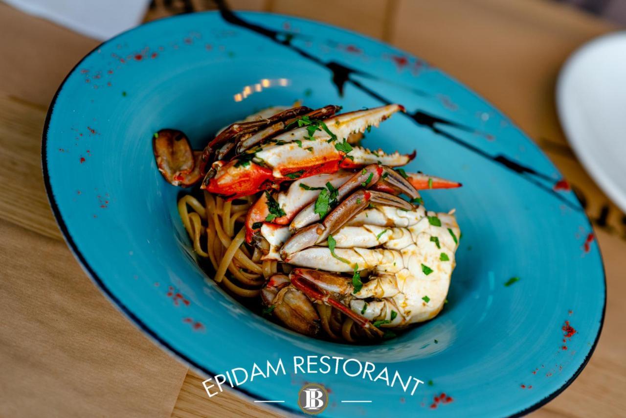 Illyrian Boutique Hotel Sarandë エクステリア 写真