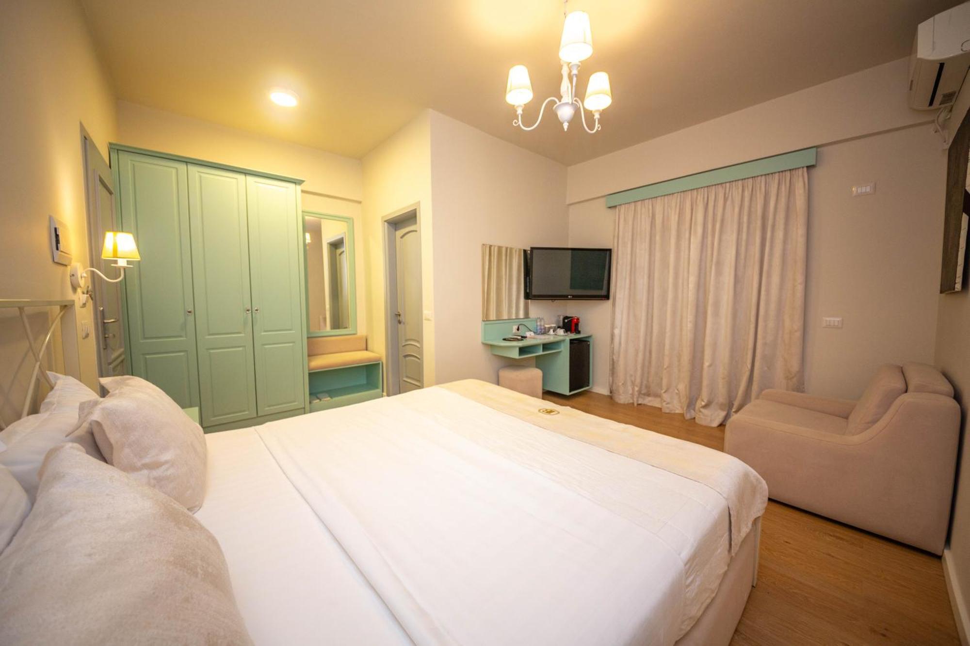 Illyrian Boutique Hotel Sarandë エクステリア 写真
