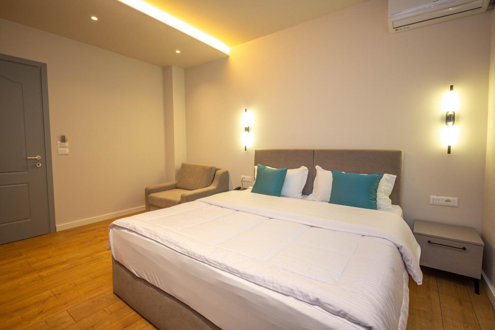 Illyrian Boutique Hotel Sarandë エクステリア 写真