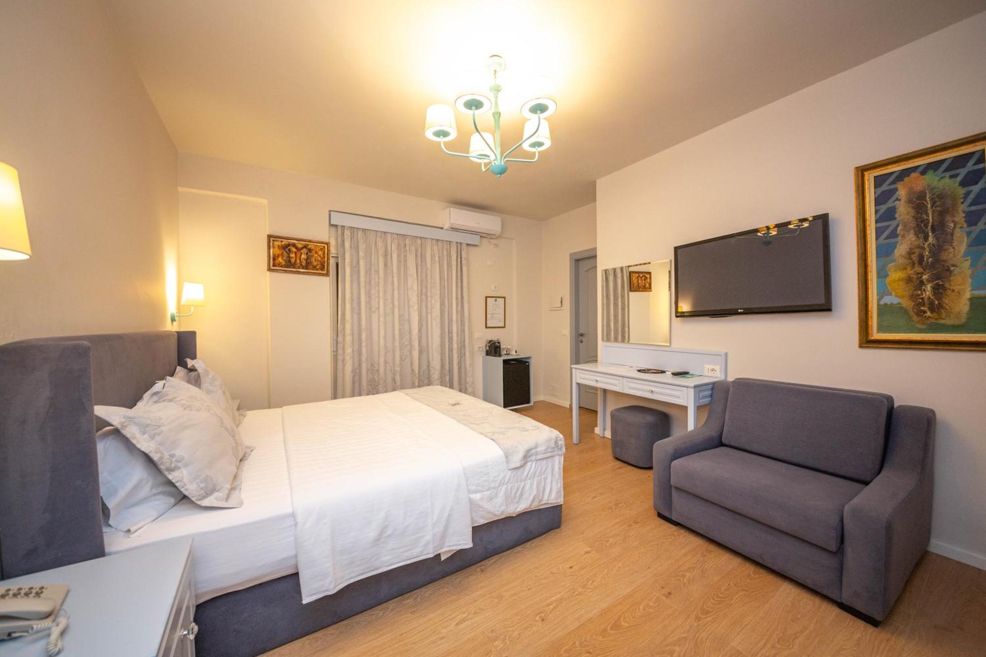 Illyrian Boutique Hotel Sarandë エクステリア 写真